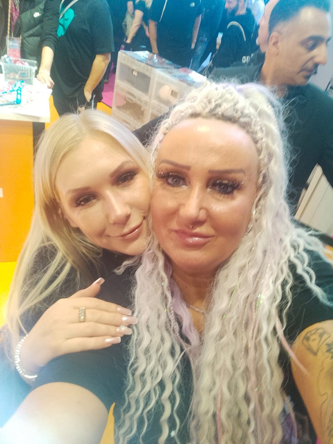 KittyWilder: Faszinierende Einblicke - Die ultimative Foto-Galerie